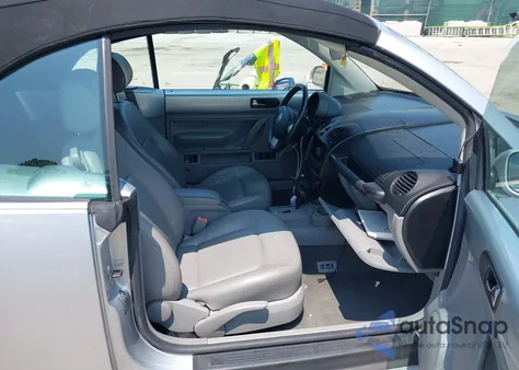 2004 Volkswagen New Beetle Gls from USA, damaged, VIN 3VWCM31Y84M319301